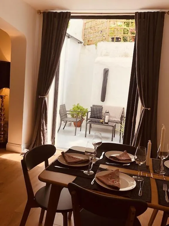 Central Brighton Flat, 3 Bedrooms, Sleeps 6, Close To Shops And Beach 0*,  イギリス
